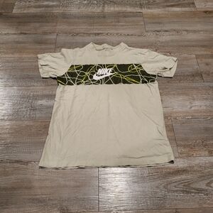 Nike The Nike Tee Athletic Cut Youth Boys Graphic Short Sleeve Tee Shirt Medium